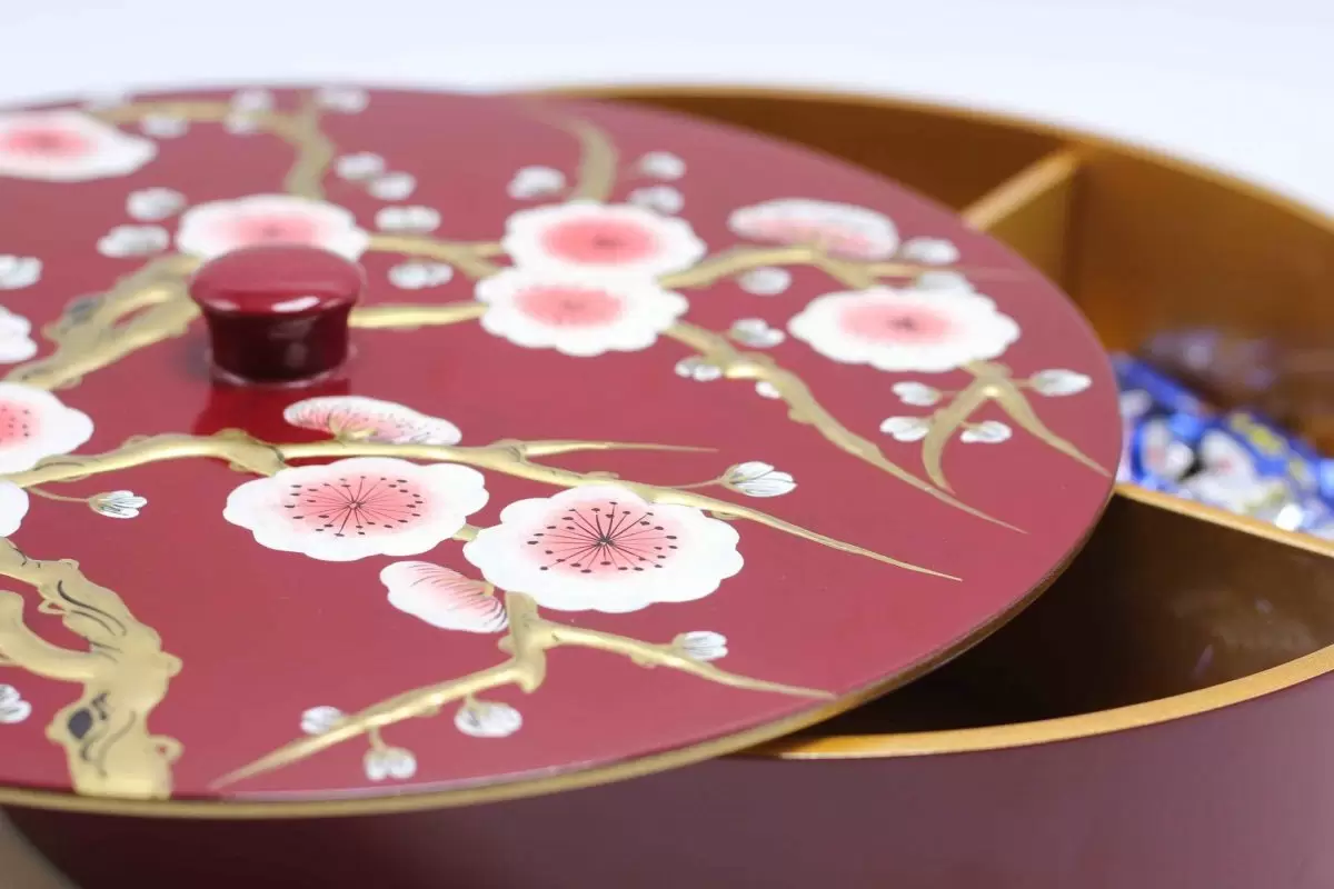 hộp mứt tết sơn mài vẽ nổi đủ mẫu